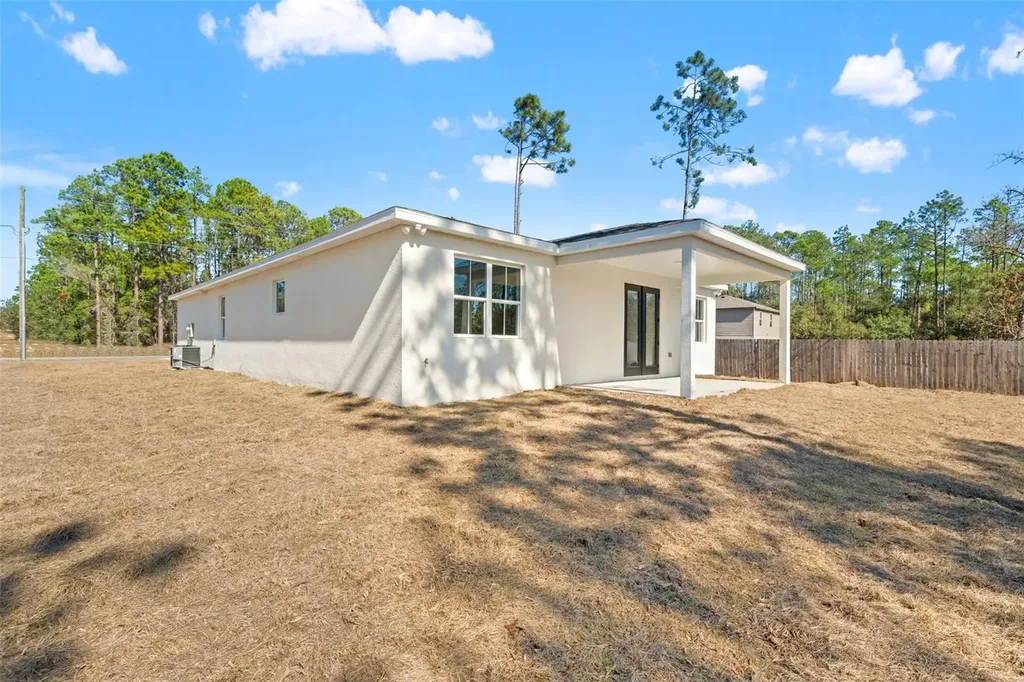 2956 W Higgins Place Dunnellon FL 34433