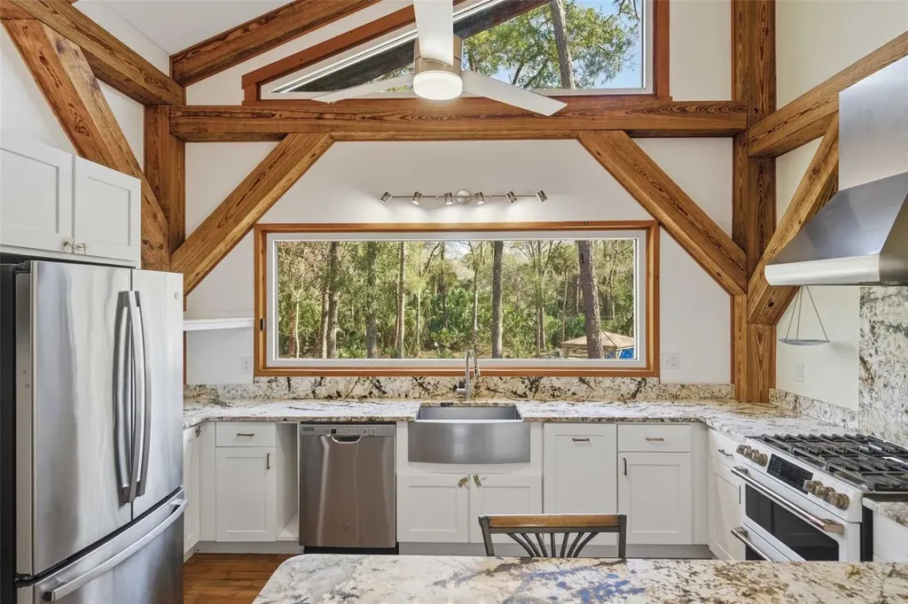 3490 SE 193rd Place Yankeetown FL 34498