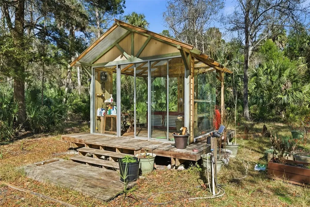 3490 SE 193rd Place Yankeetown FL 34498