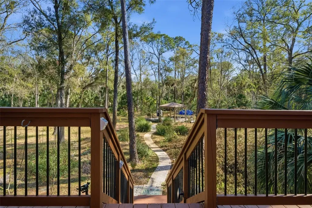 3490 SE 193rd Place Yankeetown FL 34498