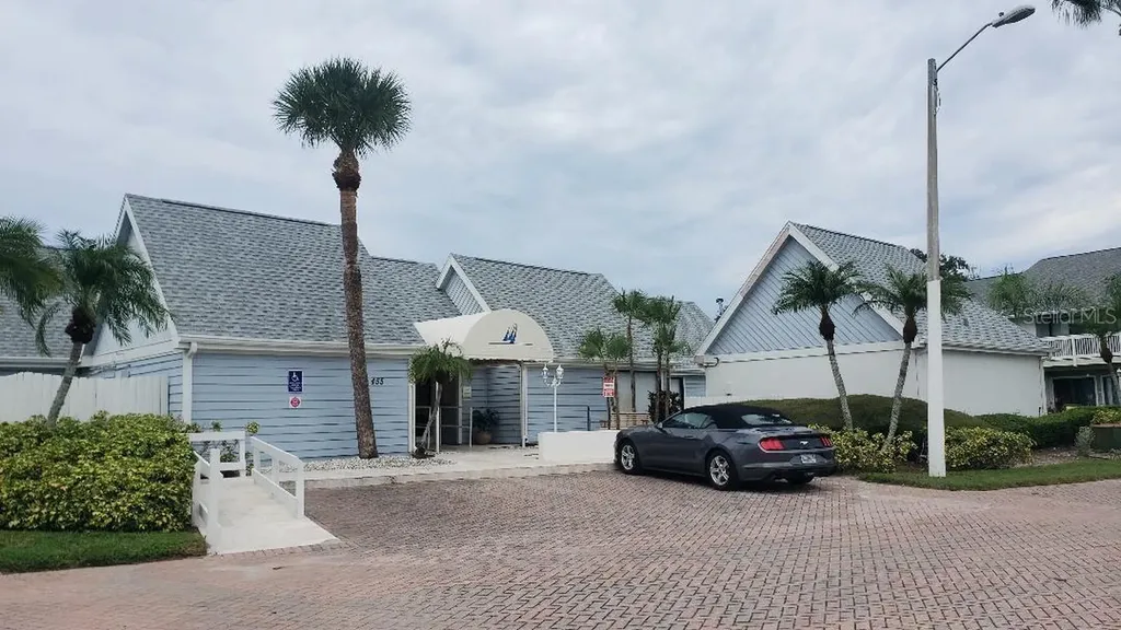 455 Alt 19 S Palm Harbor FL 34683
