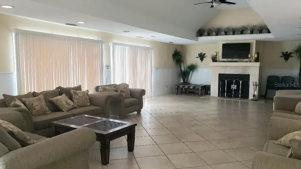 455 Alt 19 S Palm Harbor FL 34683