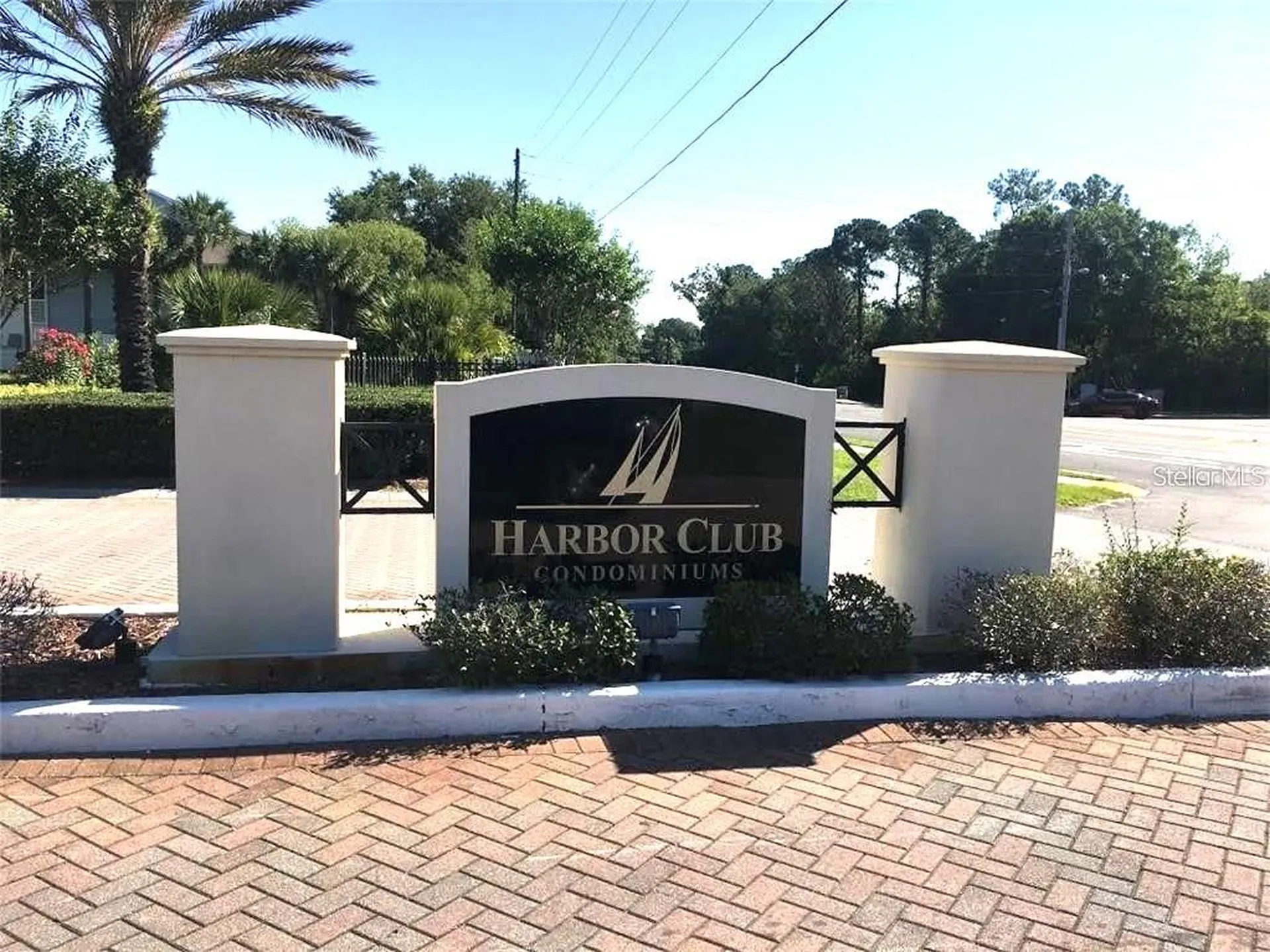 455 Alt 19 S Palm Harbor FL 34683