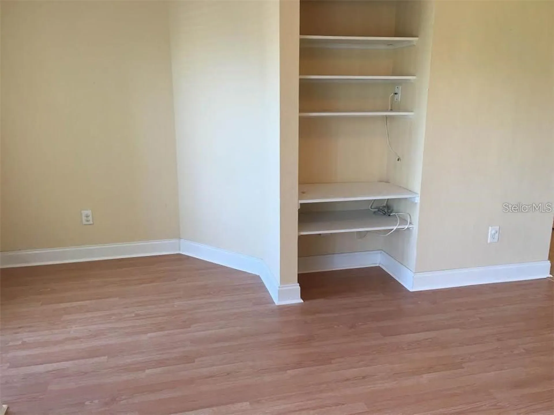 455 Alt 19 S Palm Harbor FL 34683