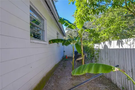 8609 N 29th Street Tampa FL 33604