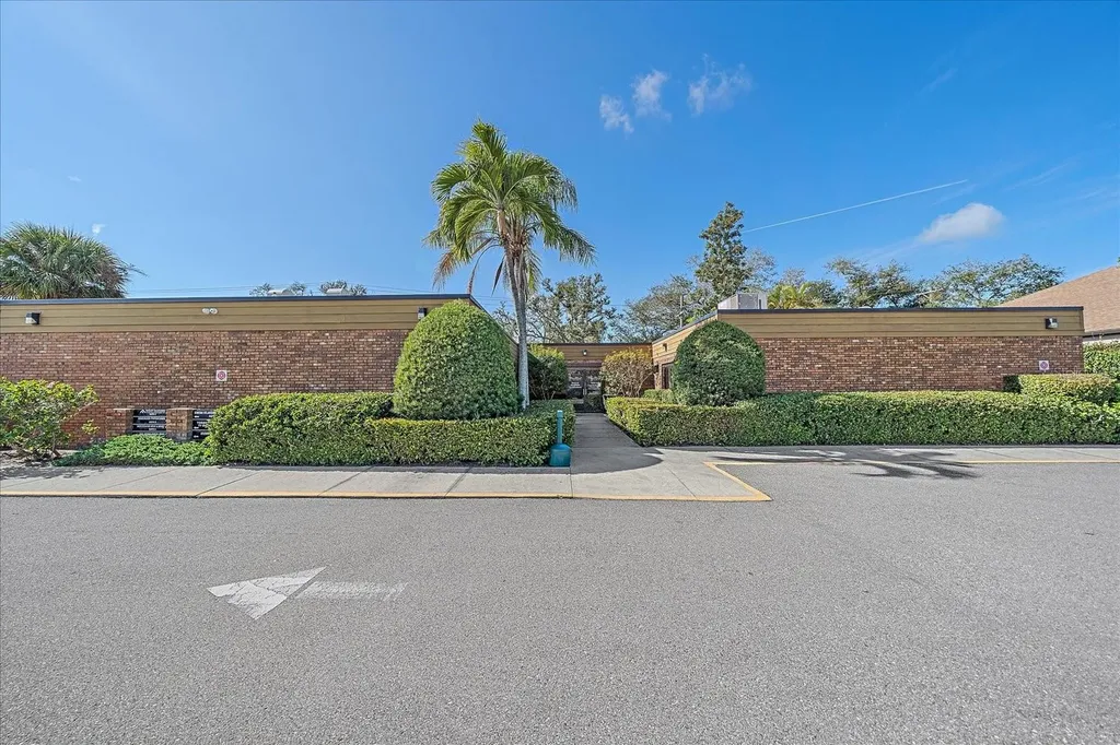 1872 S Tamiami Trail Venice FL 34293
