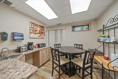 1872 S Tamiami Trail Venice FL 34293