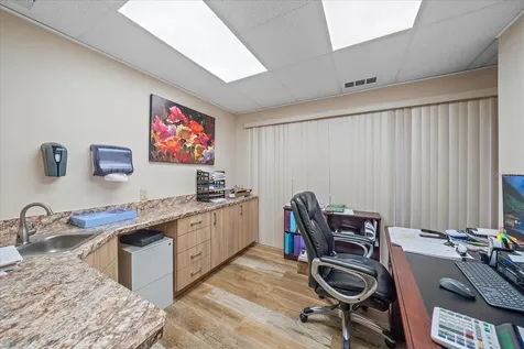 1872 S Tamiami Trail Venice FL 34293