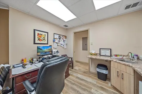 1872 S Tamiami Trail Venice FL 34293