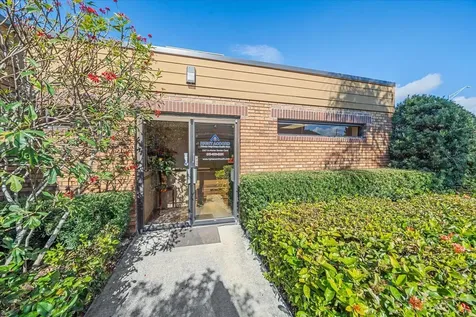 1872 S Tamiami Trail Venice FL 34293