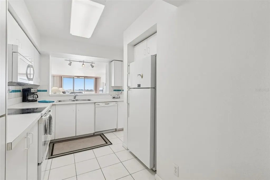 6105 Bahia Del Mar Circle St Petersburg FL 33715