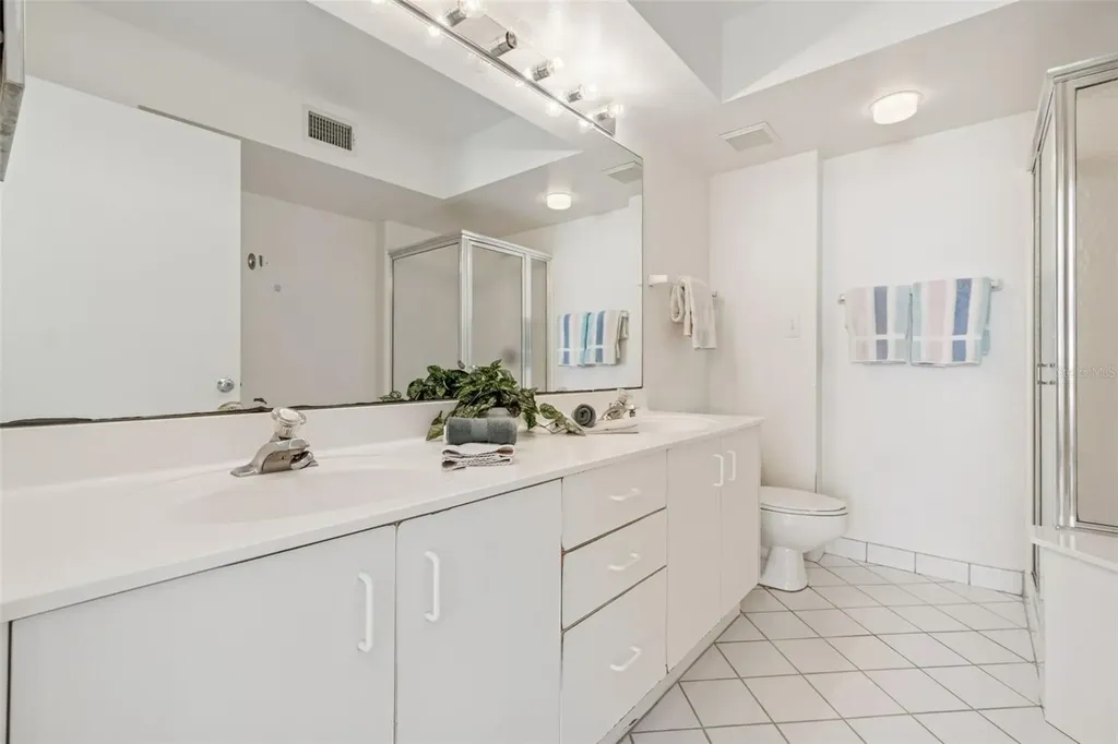 6105 Bahia Del Mar Circle St Petersburg FL 33715
