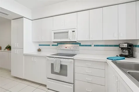 6105 Bahia Del Mar Circle St Petersburg FL 33715