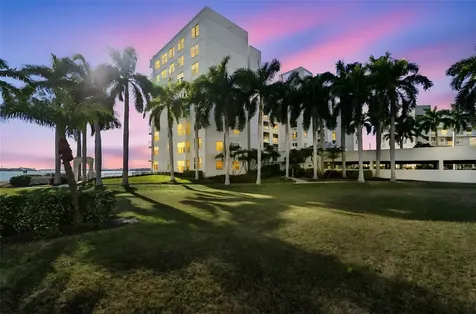 6105 Bahia Del Mar Circle St Petersburg FL 33715