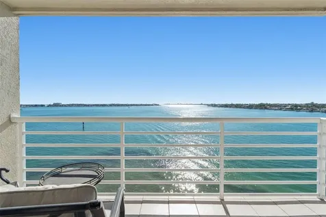 6105 Bahia Del Mar Circle St Petersburg FL 33715