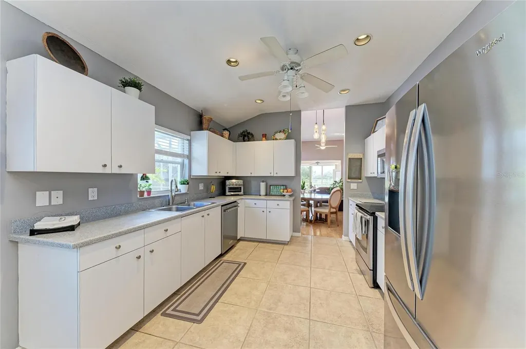 3907 Alamanda Drive Sarasota FL 34238