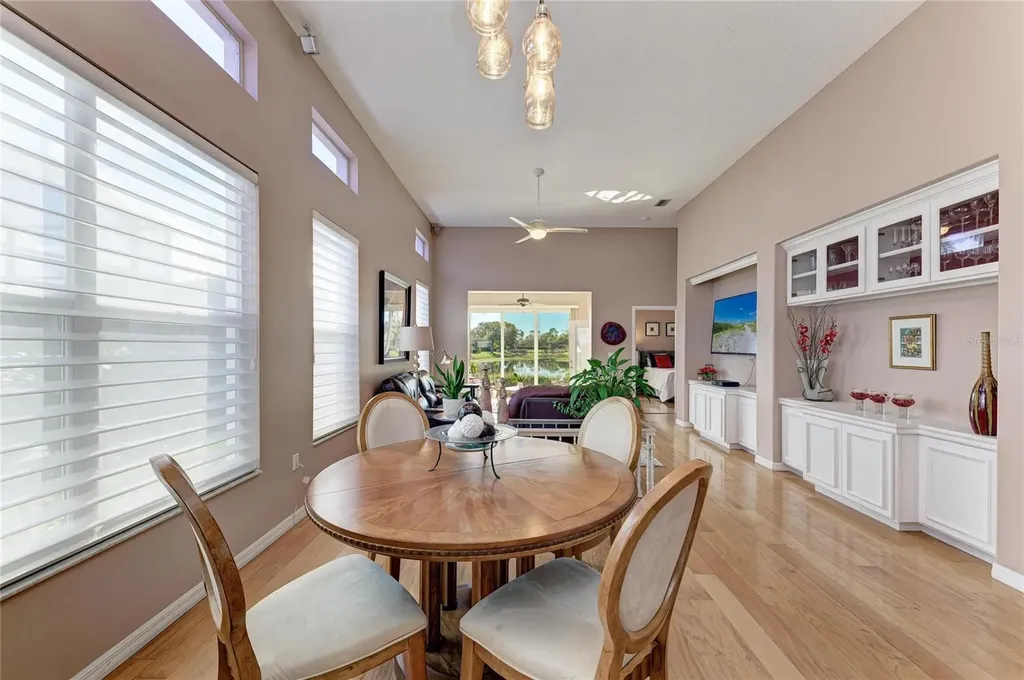 3907 Alamanda Drive Sarasota FL 34238