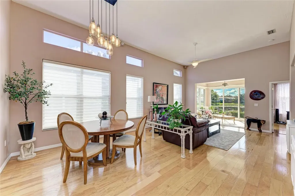 3907 Alamanda Drive Sarasota FL 34238