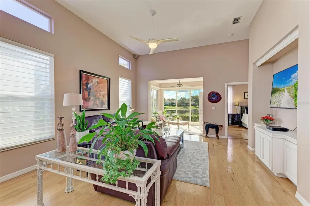 3907 Alamanda Drive Sarasota FL 34238