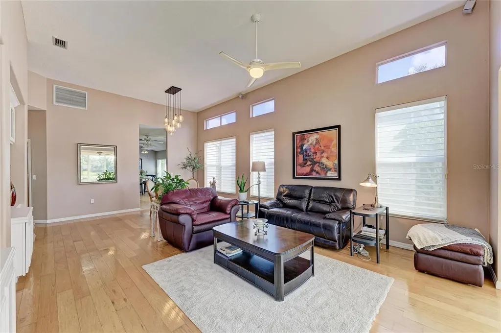 3907 Alamanda Drive Sarasota FL 34238