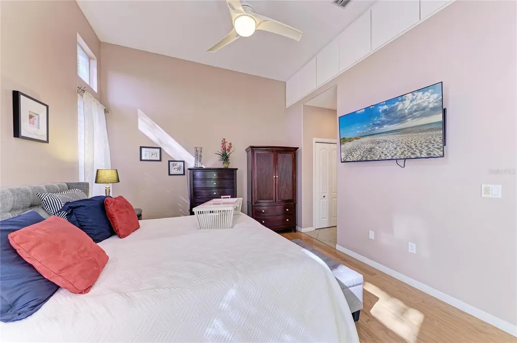 3907 Alamanda Drive Sarasota FL 34238