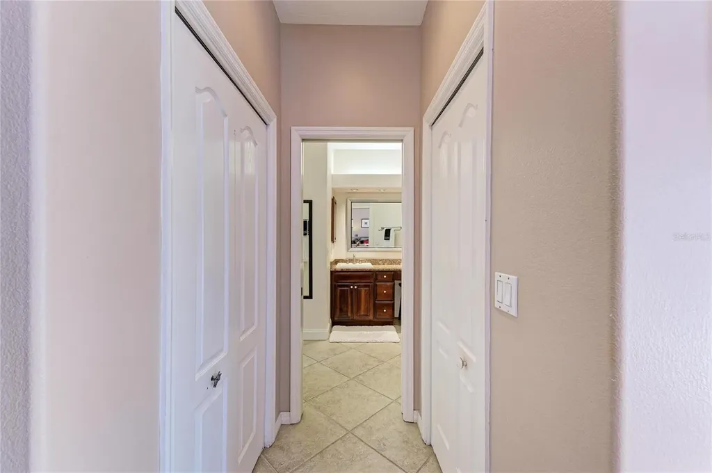 3907 Alamanda Drive Sarasota FL 34238