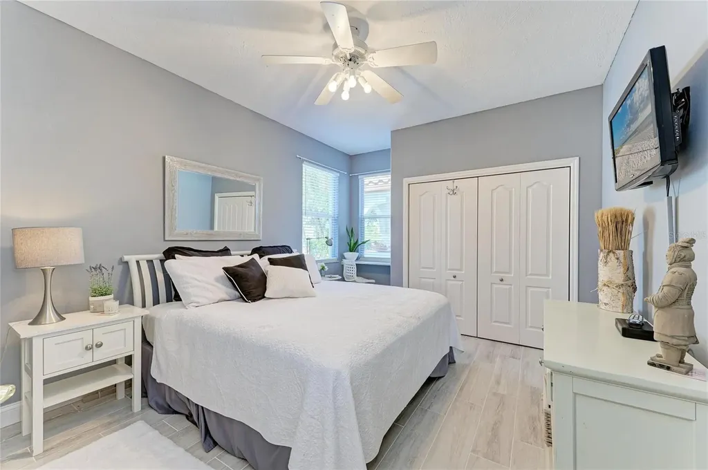 3907 Alamanda Drive Sarasota FL 34238