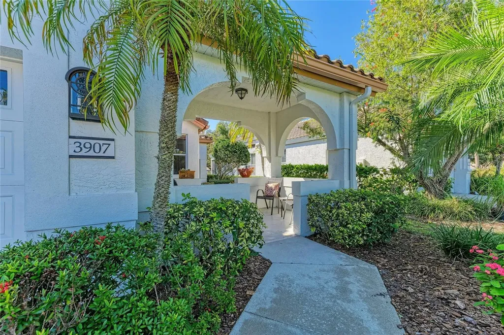 3907 Alamanda Drive Sarasota FL 34238