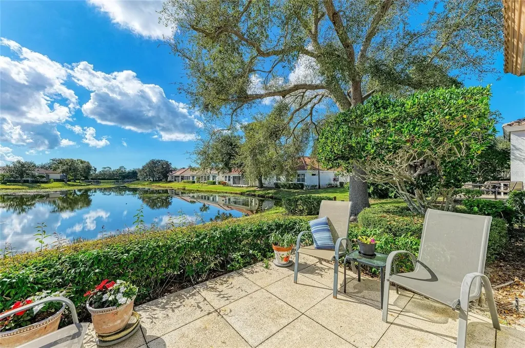 3907 Alamanda Drive Sarasota FL 34238