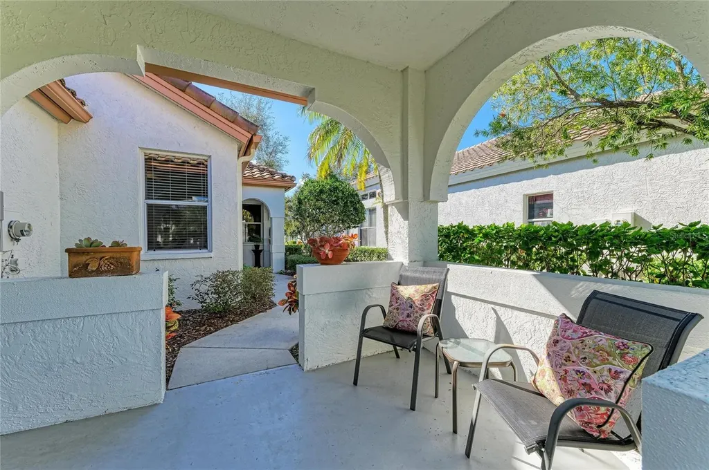 3907 Alamanda Drive Sarasota FL 34238