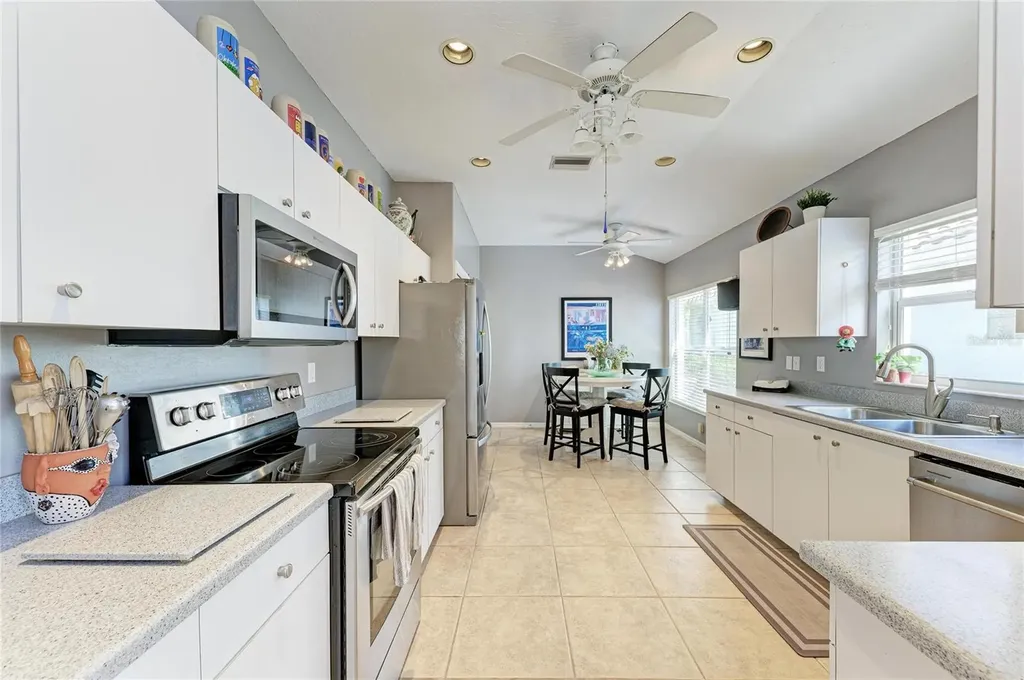 3907 Alamanda Drive Sarasota FL 34238