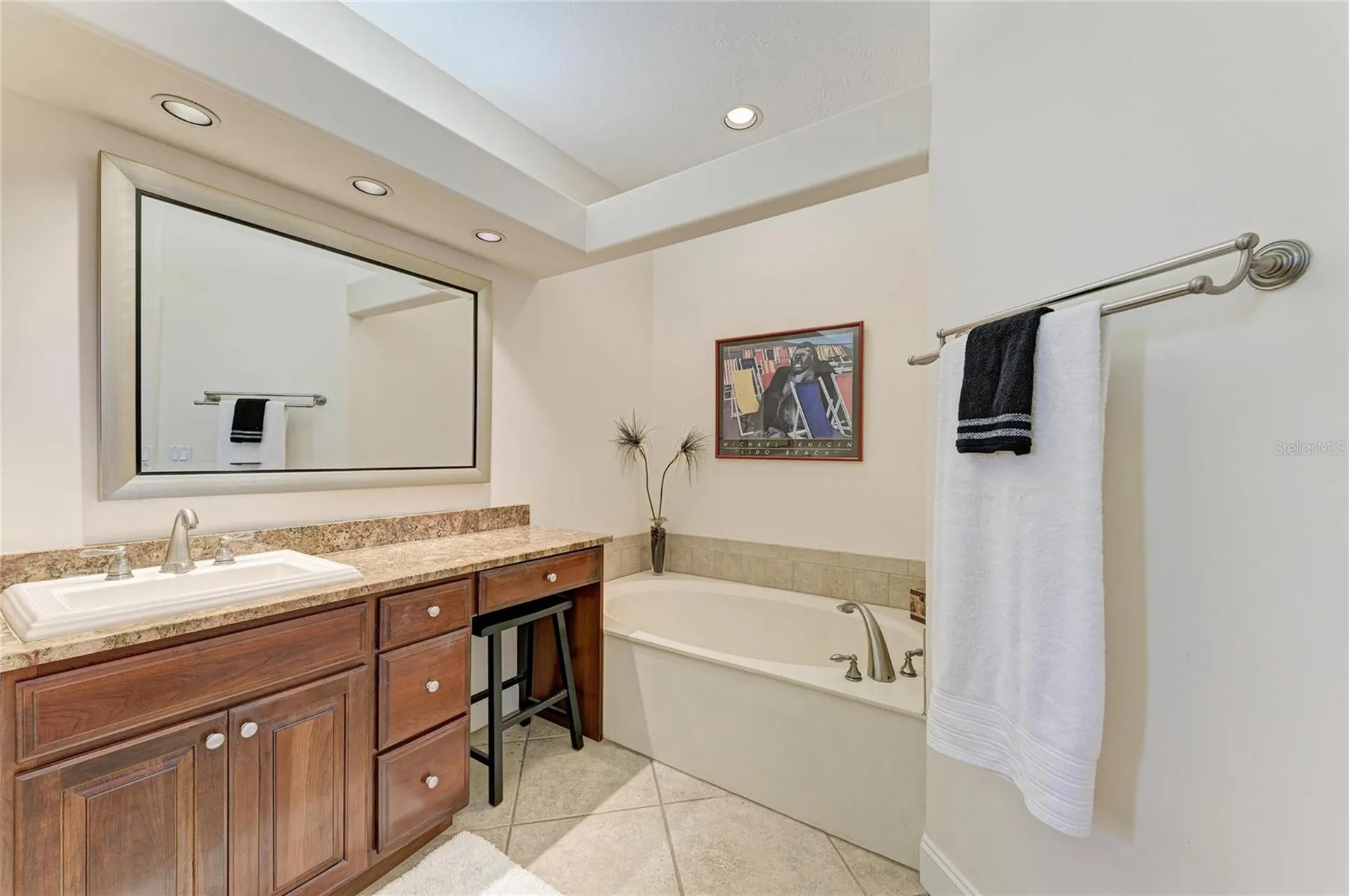 3907 Alamanda Drive Sarasota FL 34238