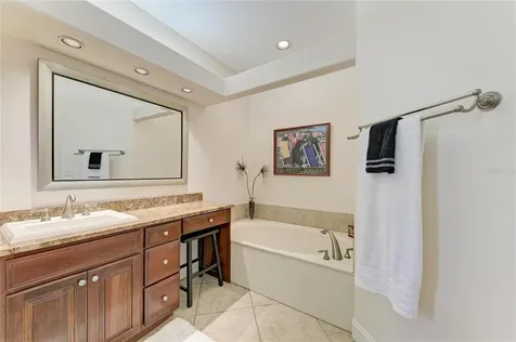 3907 Alamanda Drive Sarasota FL 34238