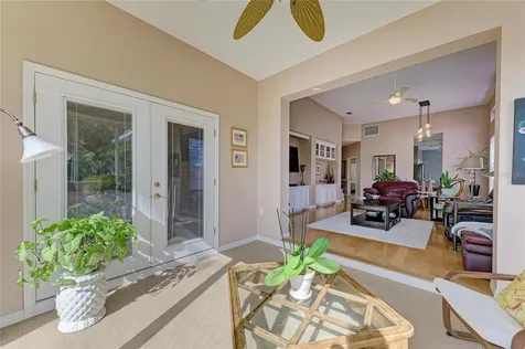 3907 Alamanda Drive Sarasota FL 34238