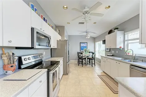 3907 Alamanda Drive Sarasota FL 34238