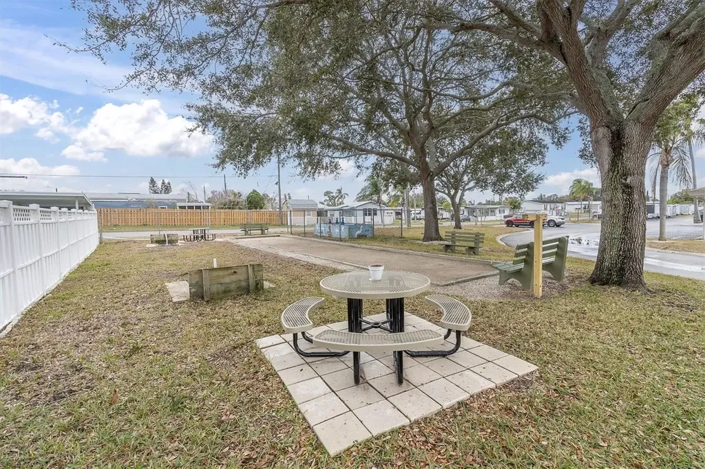 4352 Tahitian Gardens Circle Holiday FL 34691