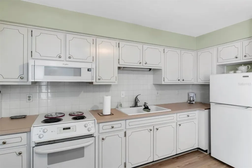 4352 Tahitian Gardens Circle Holiday FL 34691