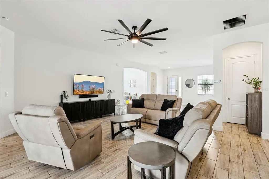 4026 Salida Delsol Drive Sun City Center FL 33573