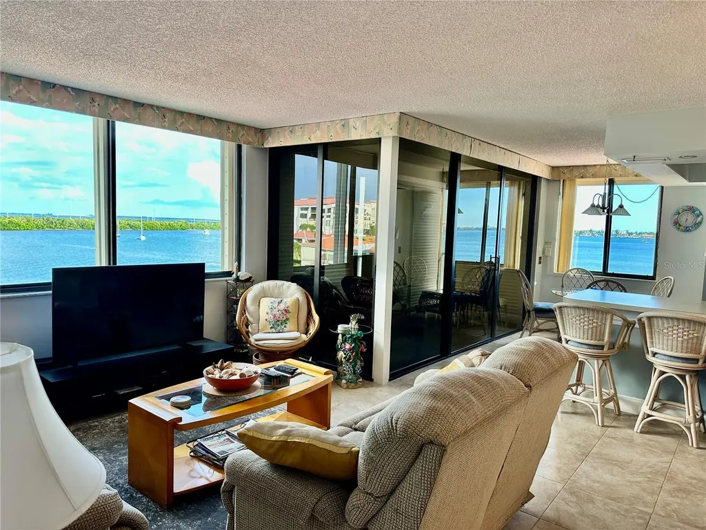 6295 Bahia Del Mar Circle St Petersburg FL 33715