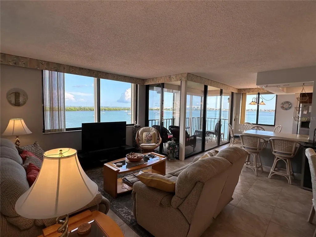 6295 Bahia Del Mar Circle St Petersburg FL 33715