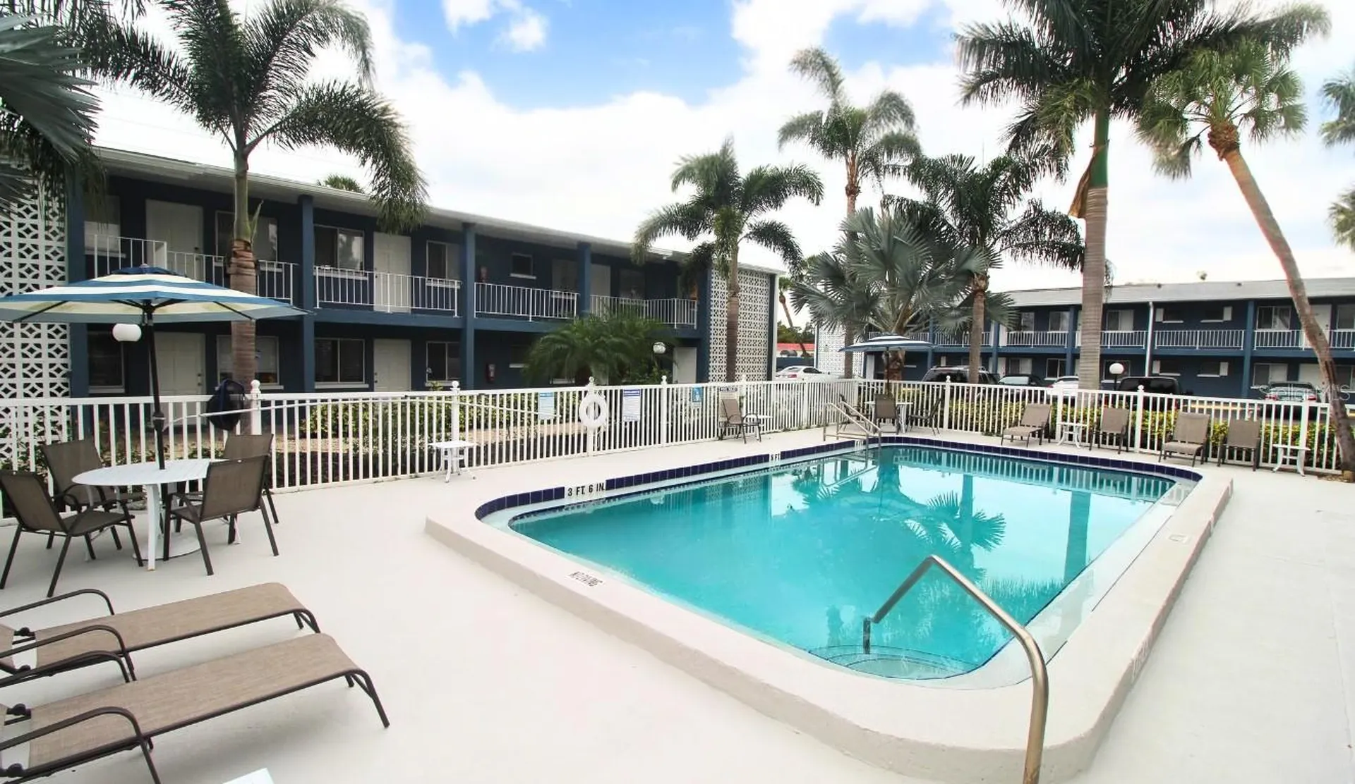 3001 Bee Ridge Road Sarasota FL 34239