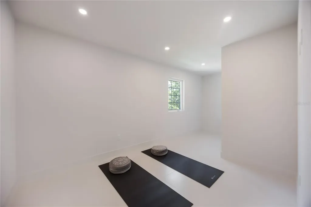 2596 Floyd Street Sarasota FL 34239