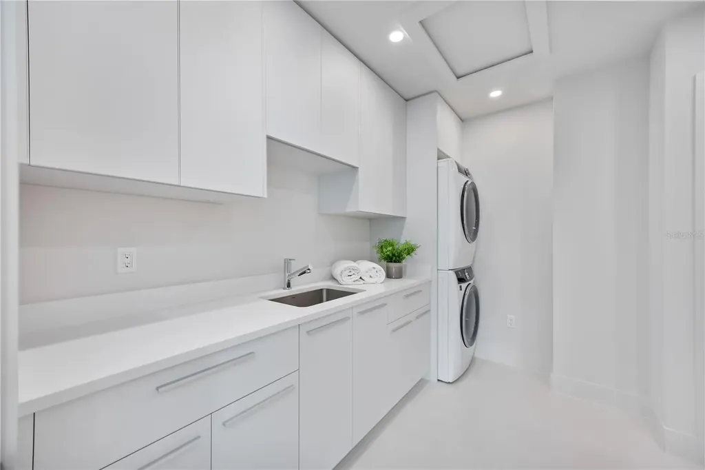 2596 Floyd Street Sarasota FL 34239