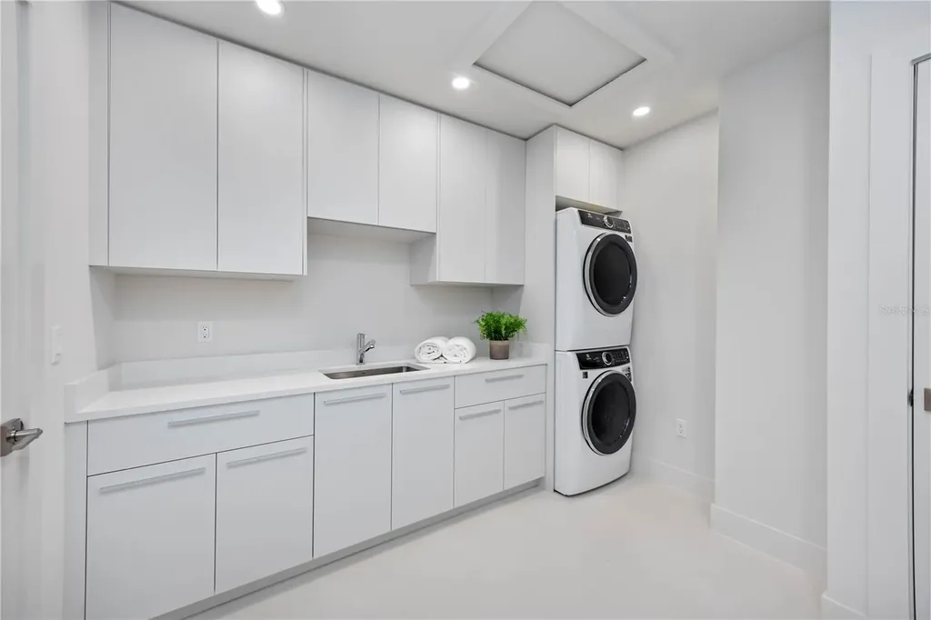 2596 Floyd Street Sarasota FL 34239