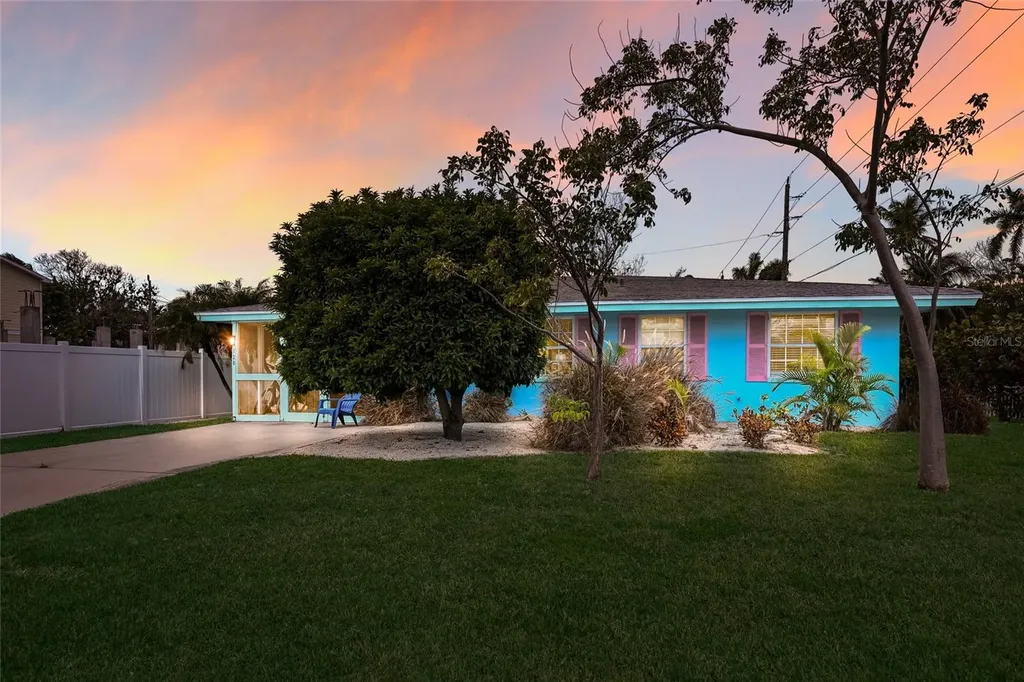 120 Maple Avenue Anna Maria FL 34216