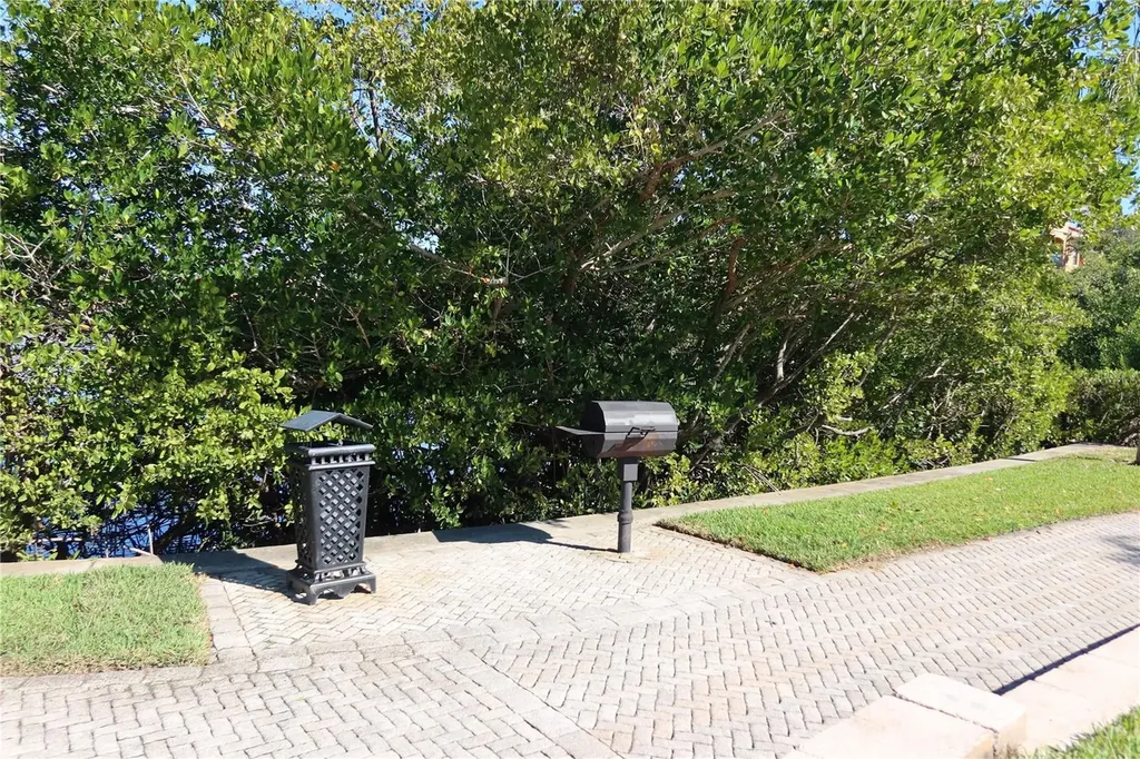 2746 Via Tivoli Clearwater FL 33764