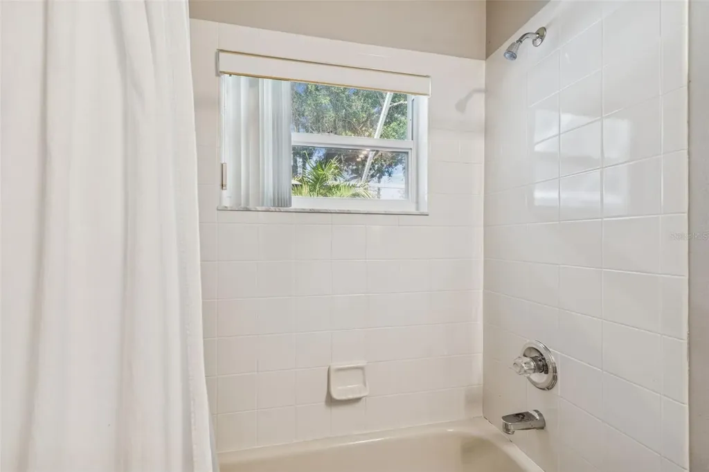 10122 Whisper Pointe Drive Tampa FL 33647