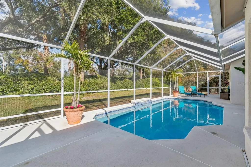 10122 Whisper Pointe Drive Tampa FL 33647