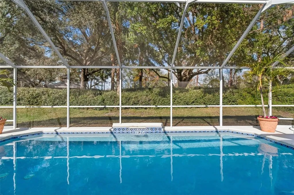 10122 Whisper Pointe Drive Tampa FL 33647