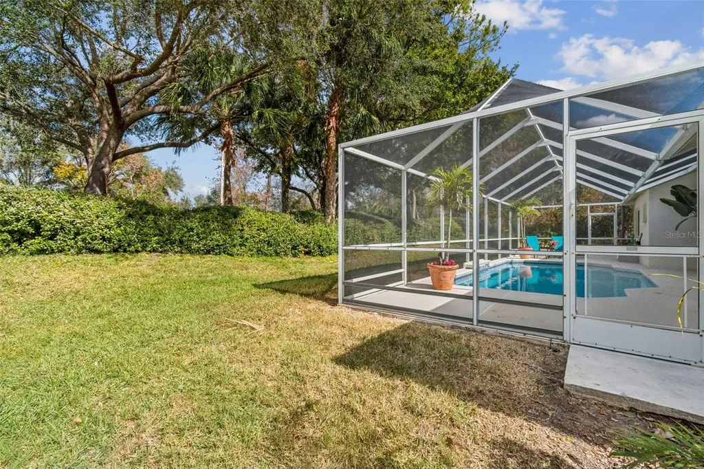 10122 Whisper Pointe Drive Tampa FL 33647